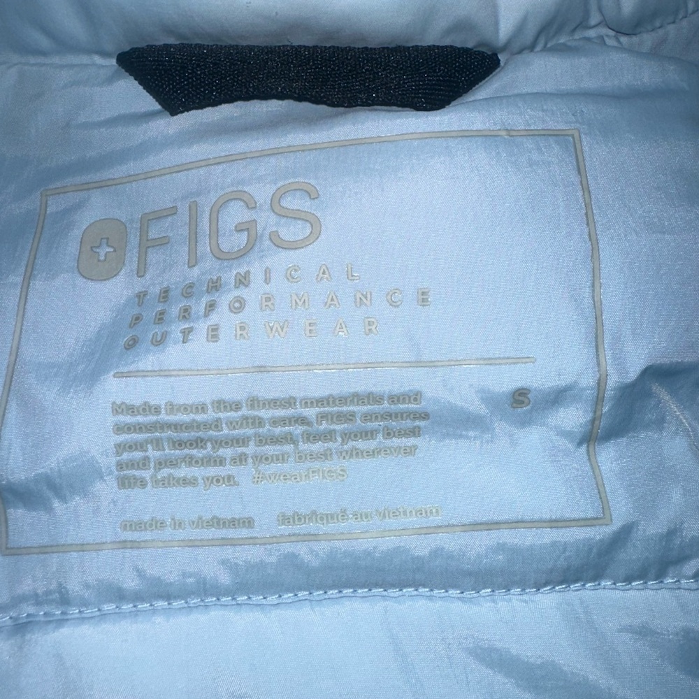 🩵FIGS Powder Blue Women's Puffer Jacket(limited edition)🩵 - Picture 2 of 7